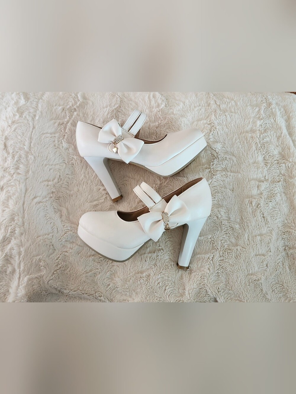 Ivory Mary Jane Platform Pumps With Bow And Heart Charm Detail Sz 38 (7)